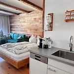 Grubhof Schlosspark, Chalet-stil Mit Pool Und Bergblick