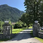 Grubhof Schlosspark, Chalet-stil Mit Pool Und Bergblick Apartment *