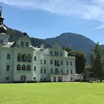 Grubhof Schlosspark, Chalet-stil Mit Pool Und Bergblick Apartment