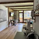 Grubhof Schlosspark, Chalet-stil Mit Pool Und Bergblick Sankt Martin bei Lofer