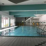 Apartment Grubhof Schlosspark, Chalet-stil Mit Pool Und Bergblick