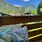 Apartment Grubhof Schlosspark, Chalet-stil Mit Pool Und Bergblick