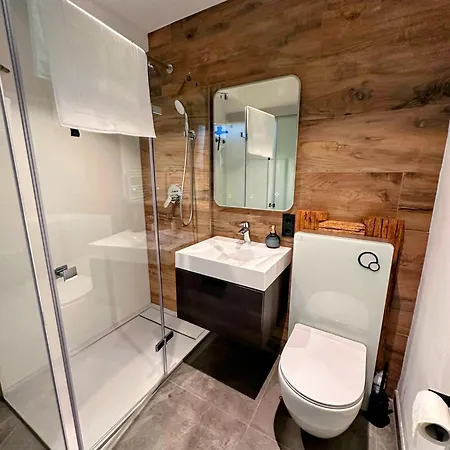 Apartmán Grubhof Schlosspark, Chalet-stil Mit Pool Und Bergblick *