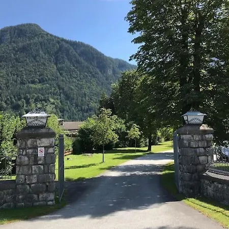 Grubhof Schlosspark, Chalet-stil Mit Pool Und Bergblick 아파트 *