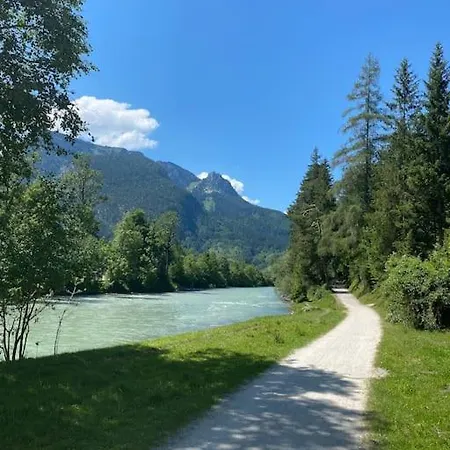 아파트 Grubhof Schlosspark, Chalet-stil Mit Pool Und Bergblick *