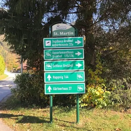 Apartament Grubhof Schlosspark, Chalet-stil Mit Pool Und Bergblick Sankt Martin bei Lofer