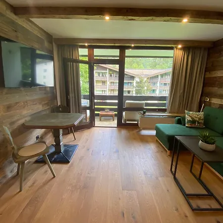 Chalet-stil Mit Pool Und Bergblick Apartment *