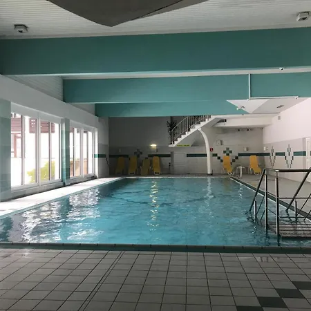 Apartmán Grubhof Schlosspark, Chalet-stil Mit Pool Und Bergblick